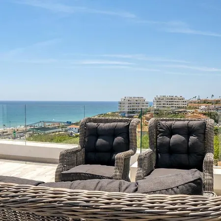 Stunning Villamar, Next To The Beach 度假居 *